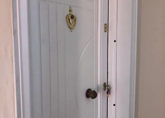 Merkez Deniz Yakini Muhtesem Mutfakli *